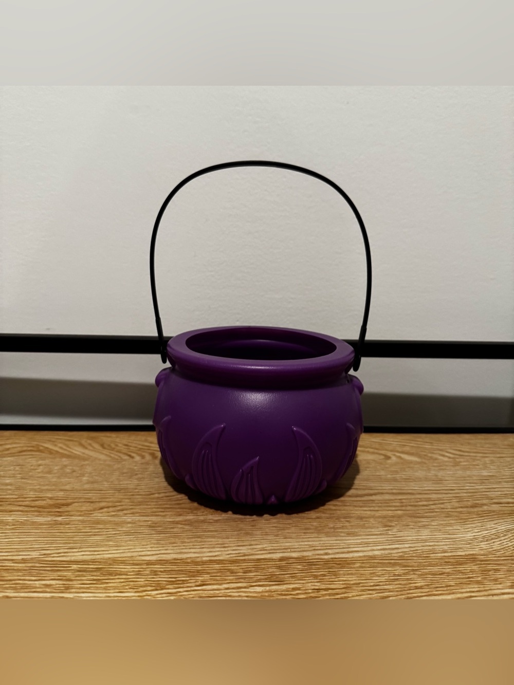Purple Decorative Cauldron Bucket with Handle